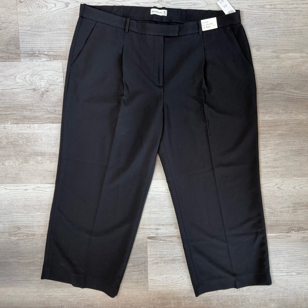 Abercrombie & Fitch Sloane Tailored Pleated Wide Leg Pant Black Womens size 22R